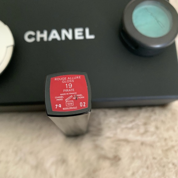 Chanel rouge allure pirate lip gloss & 2 others - Picture 3 of 10